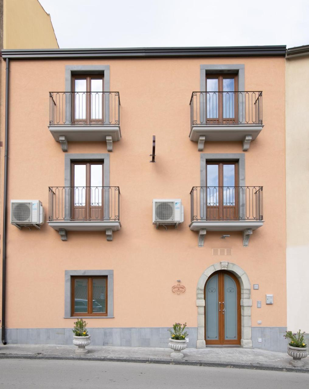 La Madonnina Hotel Nicosia Exterior photo